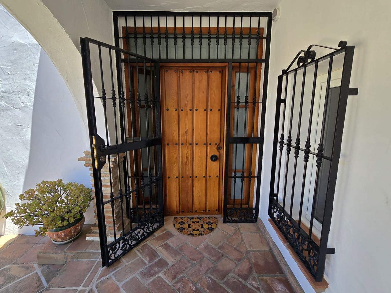 4 soveværelse Villa til salg i Vinuela med swimmingpool garage - € 875.000 (Ref: 8998437)