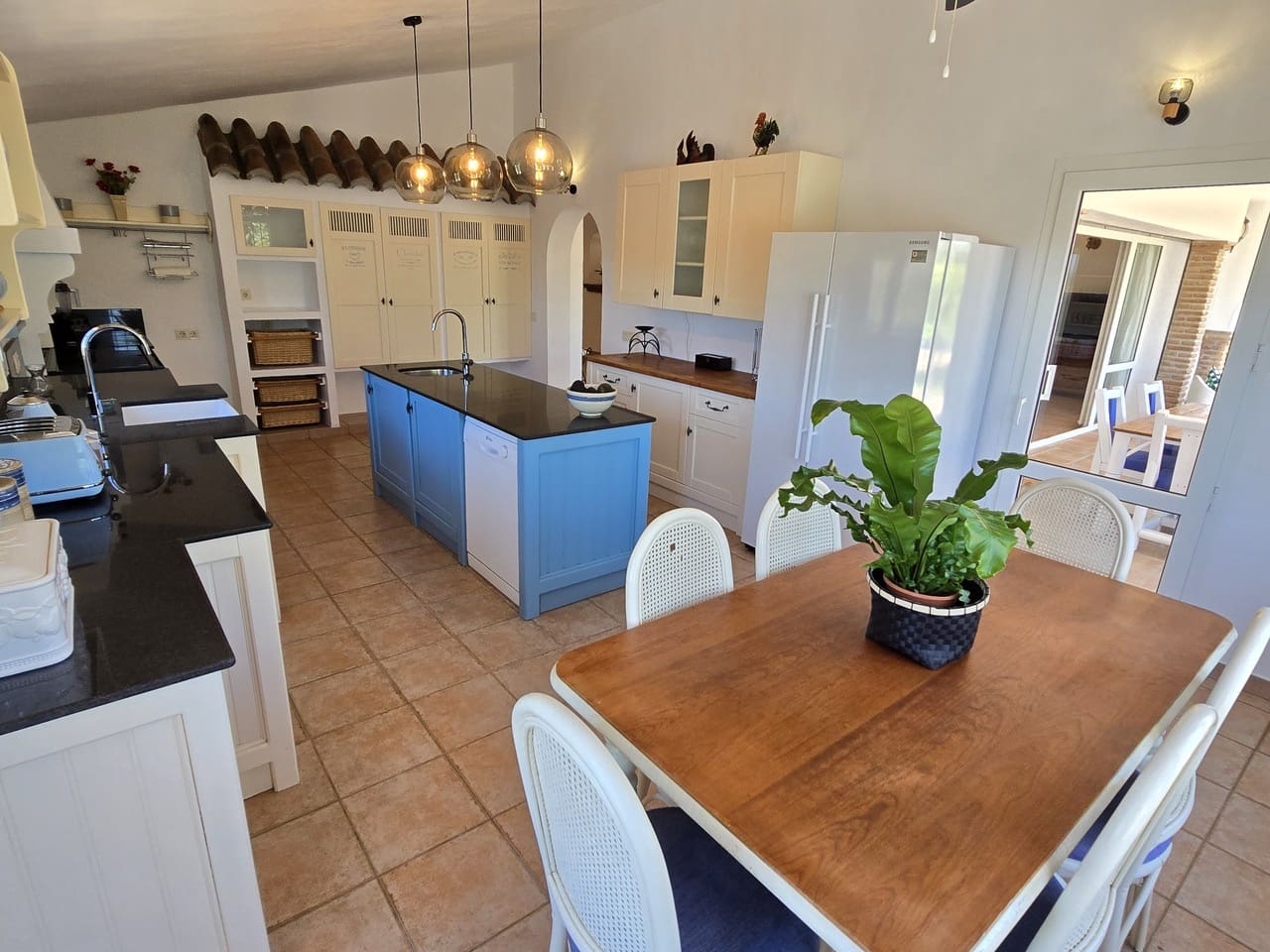 4 soveværelse Villa til salg i Vinuela med swimmingpool garage - € 875.000 (Ref: 8998437)