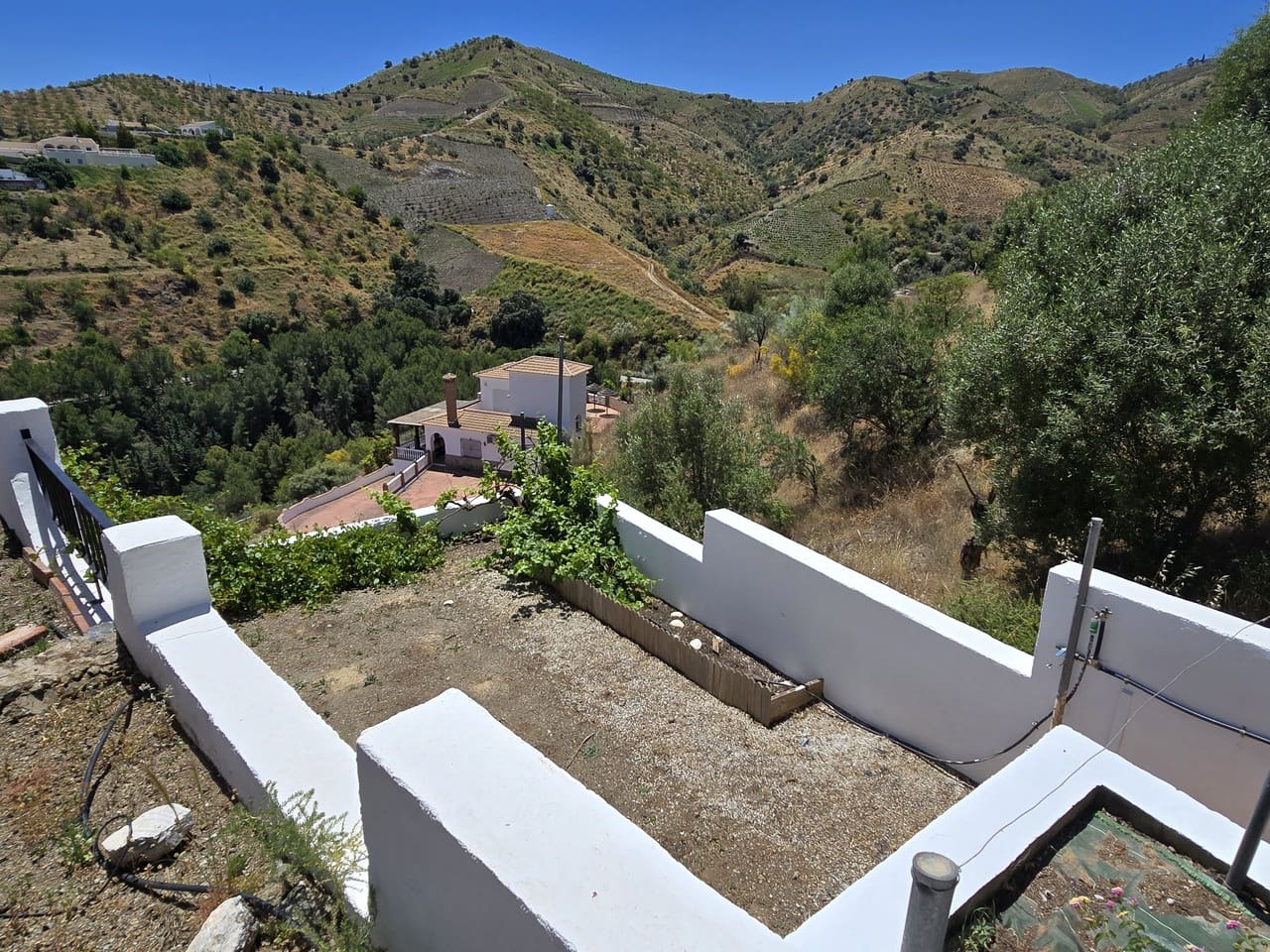 4 soveværelse Villa til salg i Vinuela med swimmingpool garage - € 875.000 (Ref: 8998437)