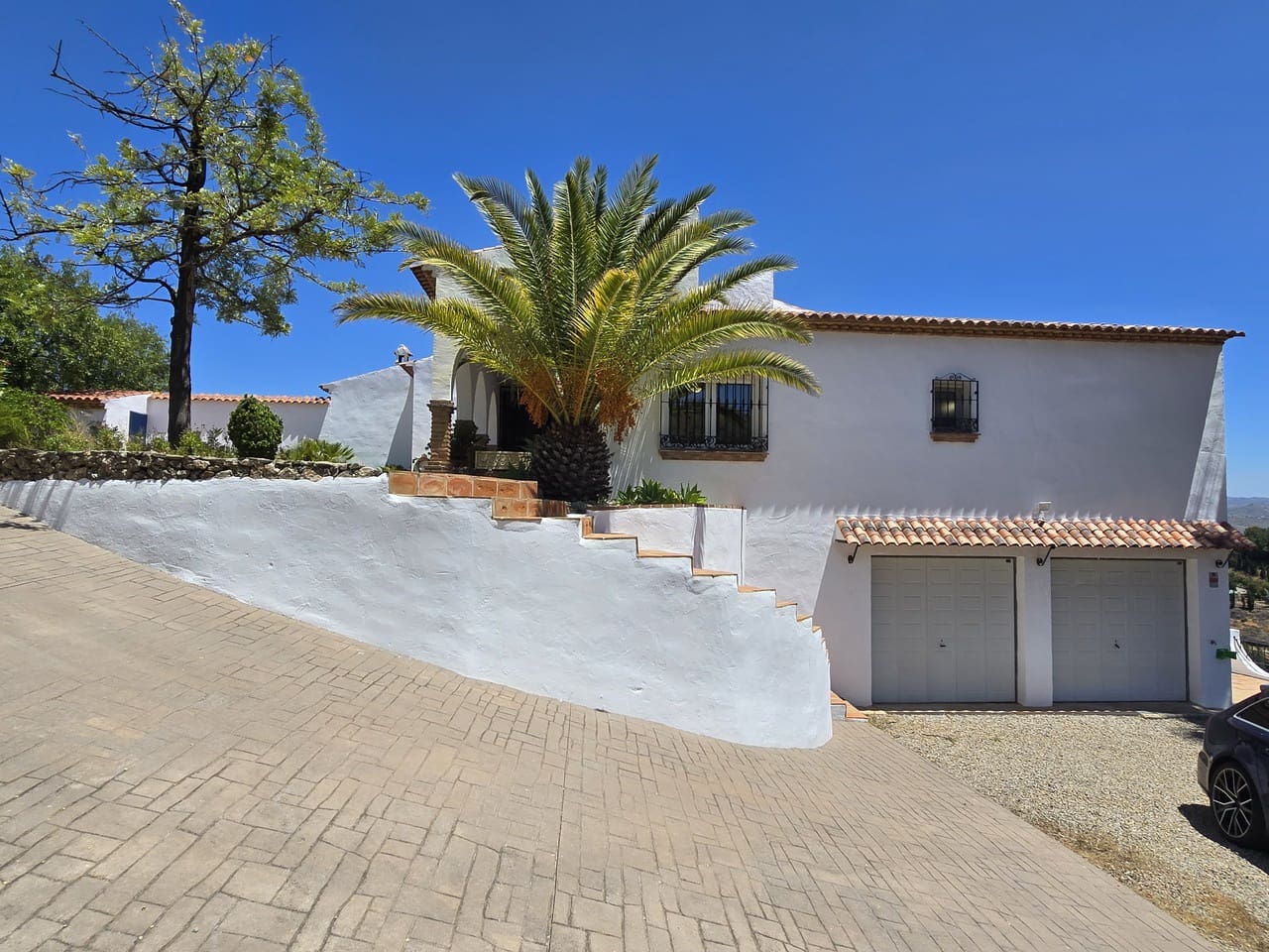 4 bedroom Villa for sale in Vinuela with pool garage - € 875,000 (Ref: 8998437)