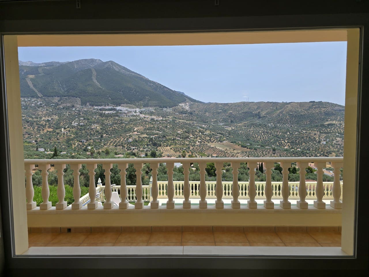 4 soveværelse Villa til salg i Alcaucin med swimmingpool garage - € 795.000 (Ref: 9031458)