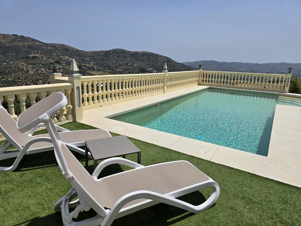 4 soveværelse Villa til salg i Alcaucin med swimmingpool garage - € 795.000 (Ref: 9031458)