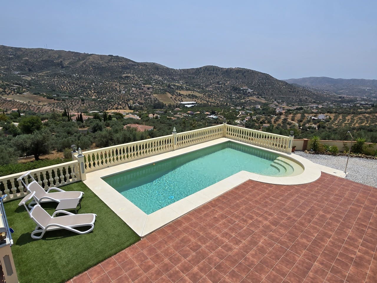 4 soveværelse Villa til salg i Alcaucin med swimmingpool garage - € 795.000 (Ref: 9031458)