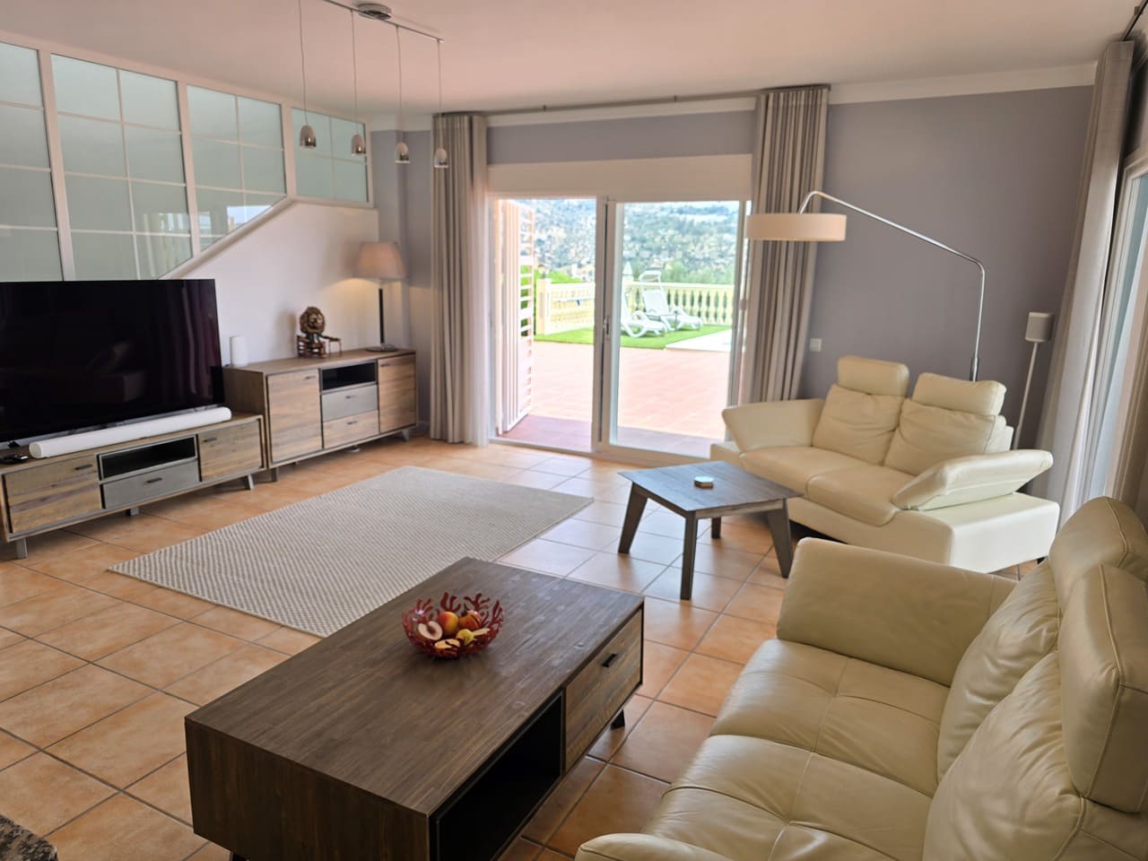 4 soveværelse Villa til salg i Alcaucin med swimmingpool garage - € 795.000 (Ref: 9031458)