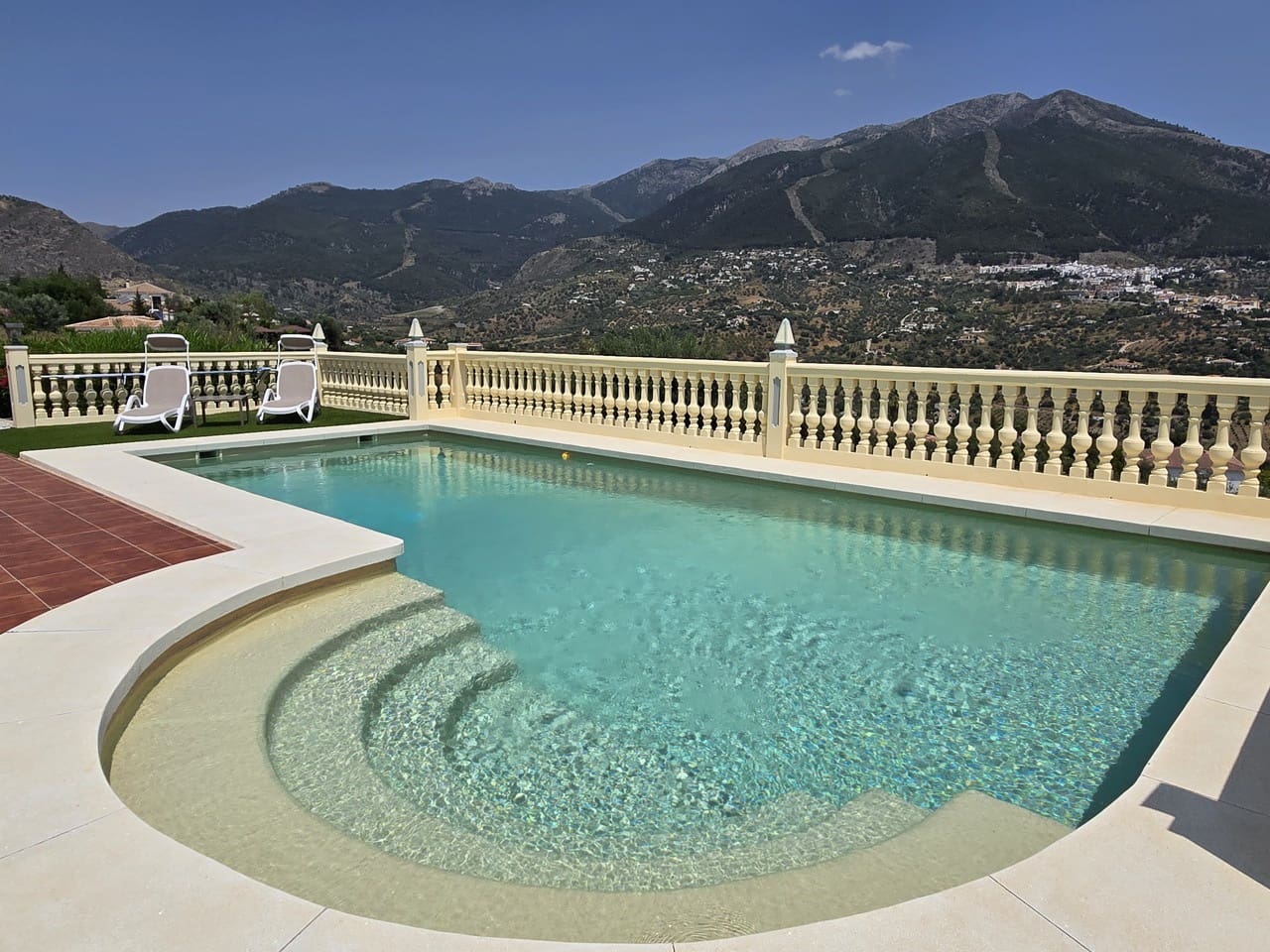 4 soveværelse Villa til salg i Alcaucin med swimmingpool garage - € 795.000 (Ref: 9031458)