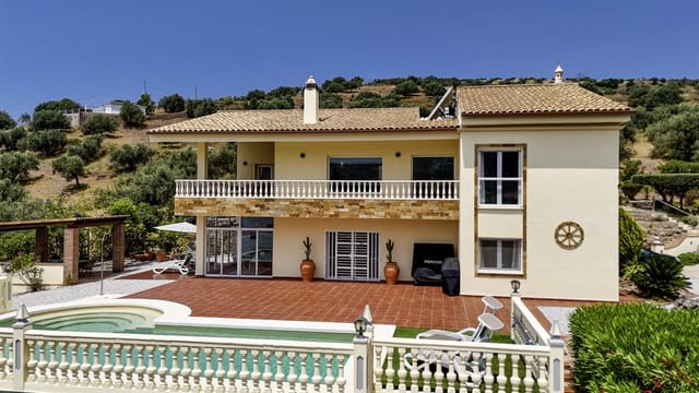 4 sypialnia Willa na sprzedaż w Alcaucín z basenem garażem - 795 000 € (Ref: 9031458)