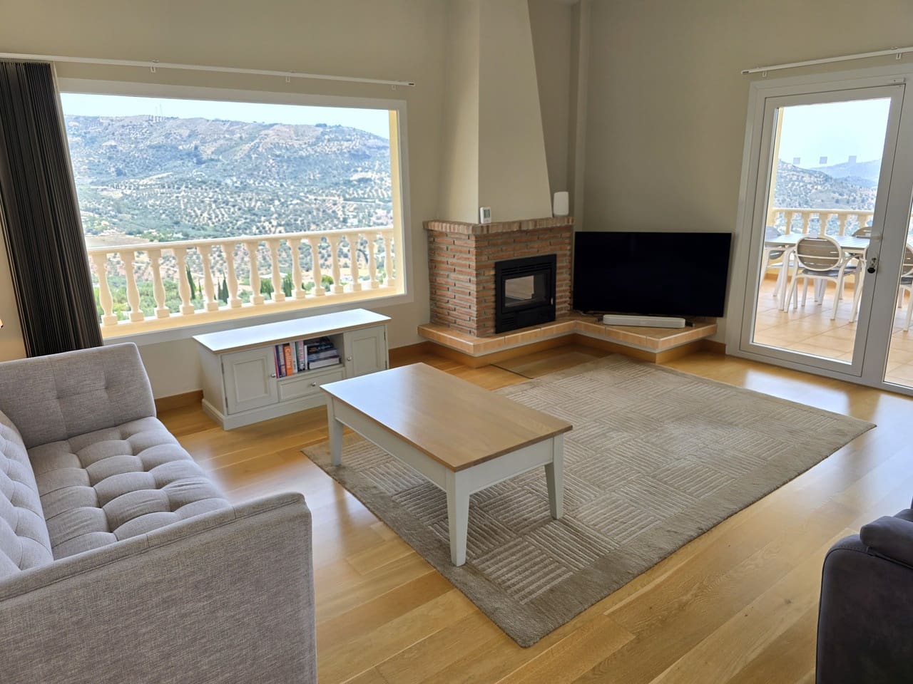 4 soverom Villa til salgs i Alcaucin med svømmebasseng garasje - € 795 000 (Ref: 9031458)