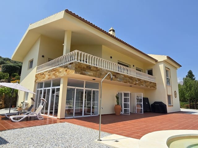 4 soverom Villa til salgs i Alcaucín med svømmebasseng garasje - € 810 000 (Ref: 9031458)