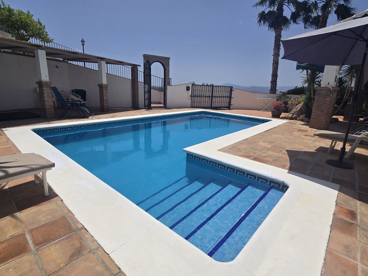 3 soveværelse Villa til salg i Alcaucin med swimmingpool garage - € 589.950 (Ref: 9050717)