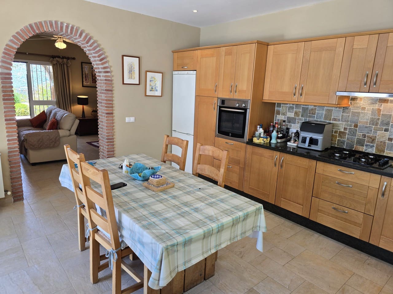 3 soveværelse Villa til salg i Alcaucin med swimmingpool garage - € 589.950 (Ref: 9050717)