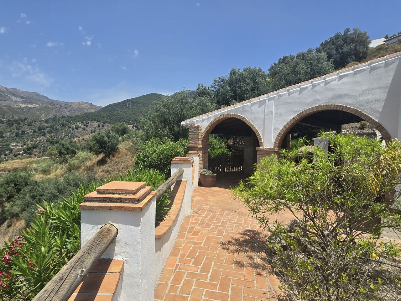 3 soveværelse Villa til salg i Alcaucin med swimmingpool garage - € 589.950 (Ref: 9050717)