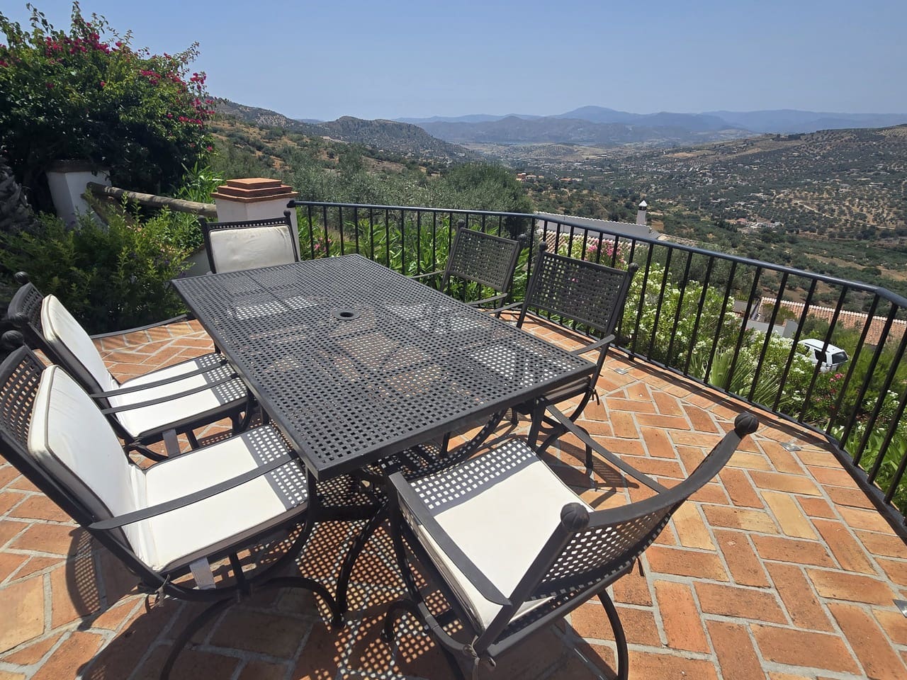 3 soveværelse Villa til salg i Alcaucin med swimmingpool garage - € 589.950 (Ref: 9050717)