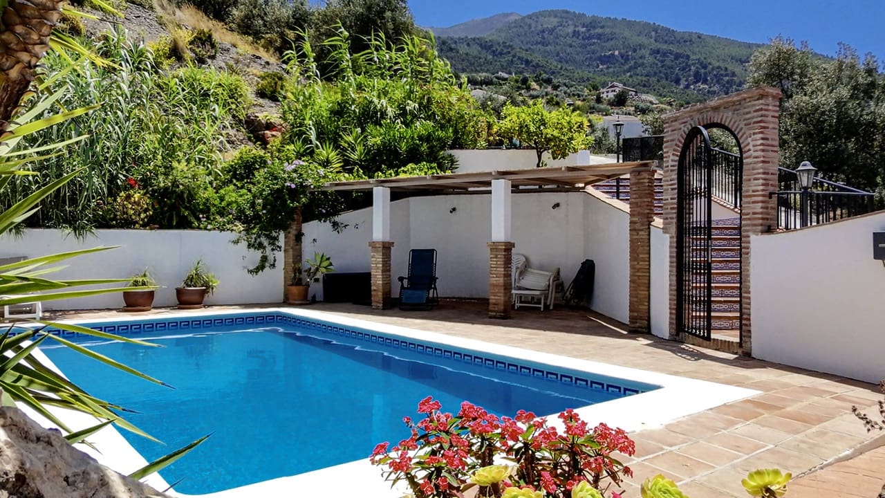 3 soveværelse Villa til salg i Alcaucin med swimmingpool garage - € 589.950 (Ref: 9050717)