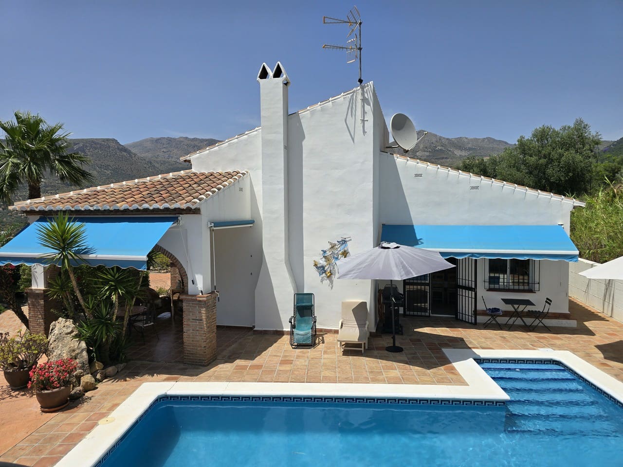 3 soveværelse Villa til salg i Alcaucin med swimmingpool garage - € 545.000 (Ref: 9050717)