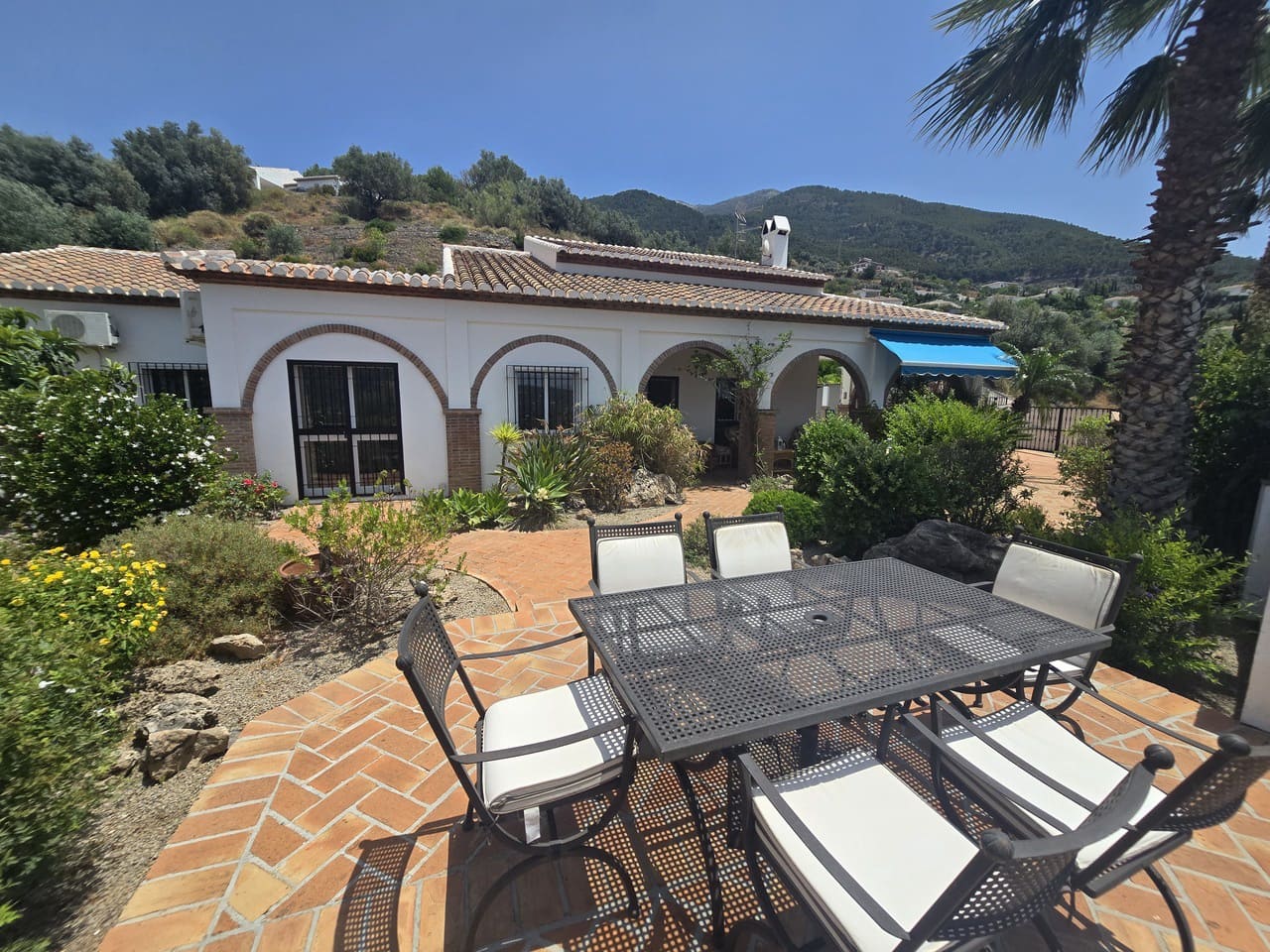 3 soveværelse Villa til salg i Alcaucin med swimmingpool garage - € 545.000 (Ref: 9050717)