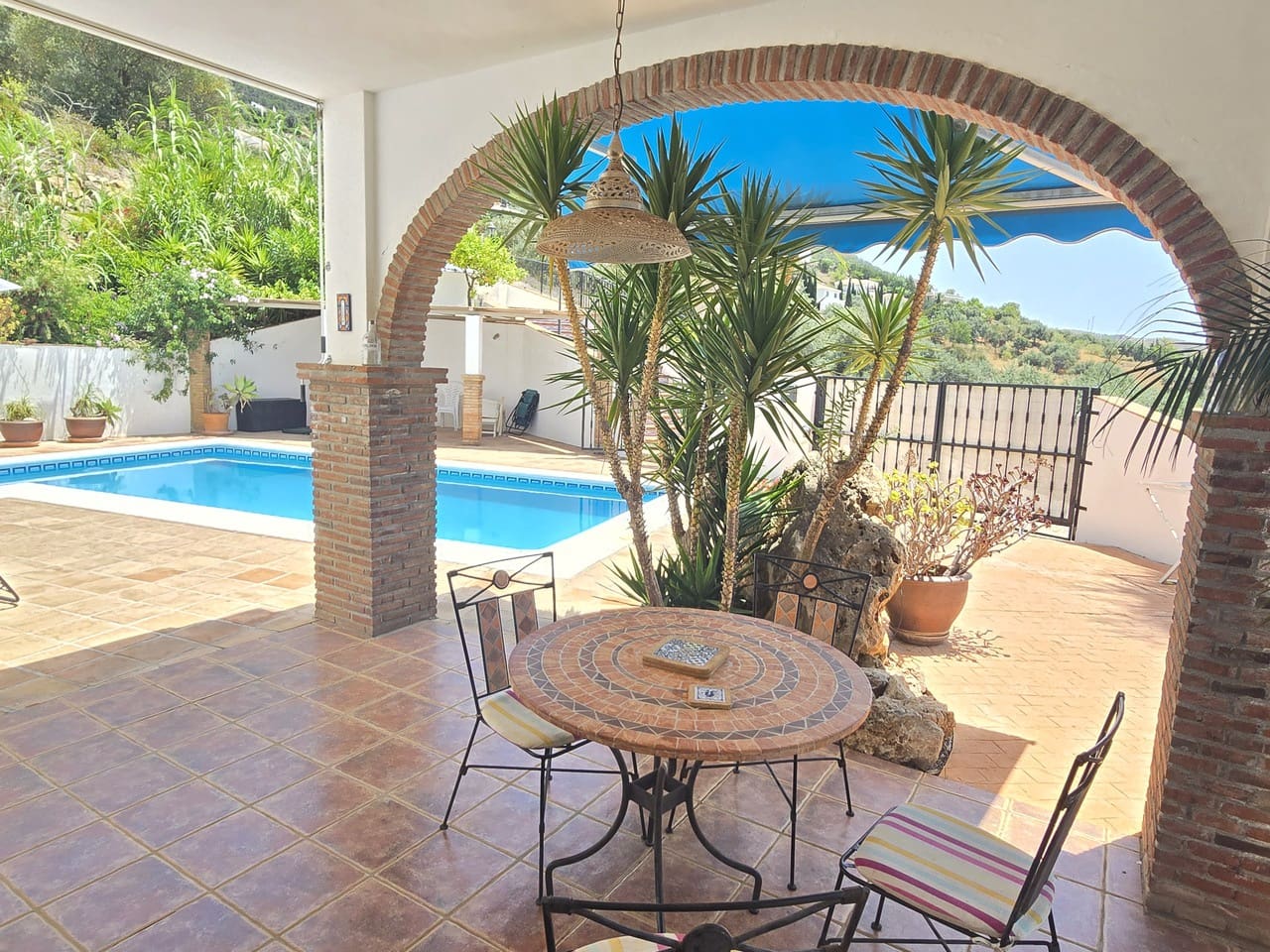 3 soveværelse Villa til salg i Alcaucin med swimmingpool garage - € 545.000 (Ref: 9050717)