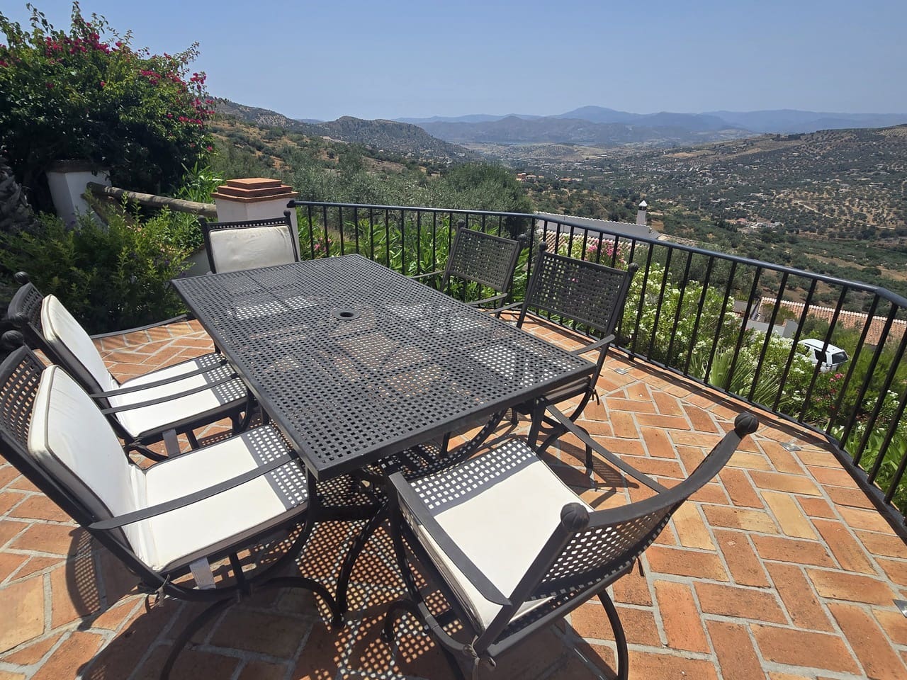 3 soveværelse Villa til salg i Alcaucin med swimmingpool garage - € 545.000 (Ref: 9050717)
