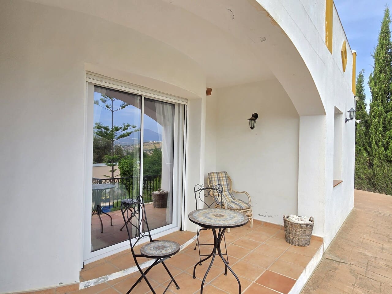 3 soveværelse Villa til salg i Alcaucin med swimmingpool garage - € 345.000 (Ref: 9061538)