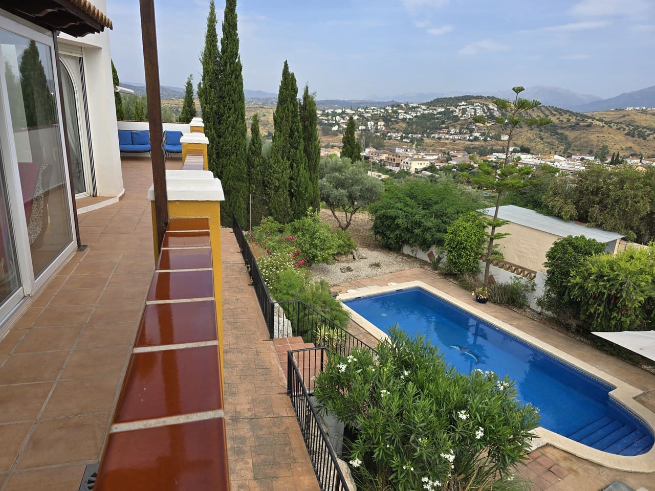 3 soveværelse Villa til salg i Alcaucin med swimmingpool garage - € 345.000 (Ref: 9061538)