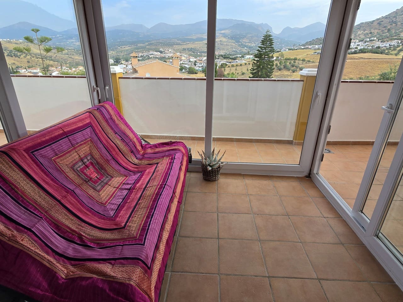 3 soveværelse Villa til salg i Alcaucin med swimmingpool garage - € 345.000 (Ref: 9061538)