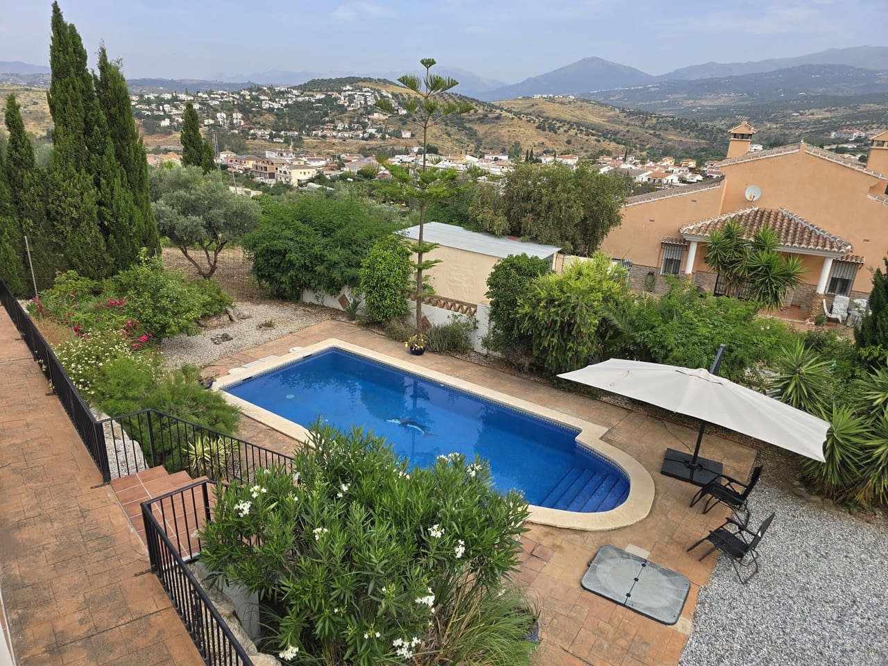 3 soveværelse Villa til salg i Alcaucin med swimmingpool garage - € 345.000 (Ref: 9061538)