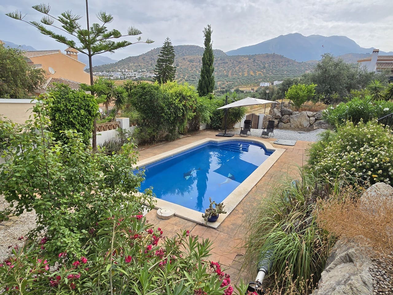 3 soveværelse Villa til salg i Alcaucin med swimmingpool garage - € 345.000 (Ref: 9061538)