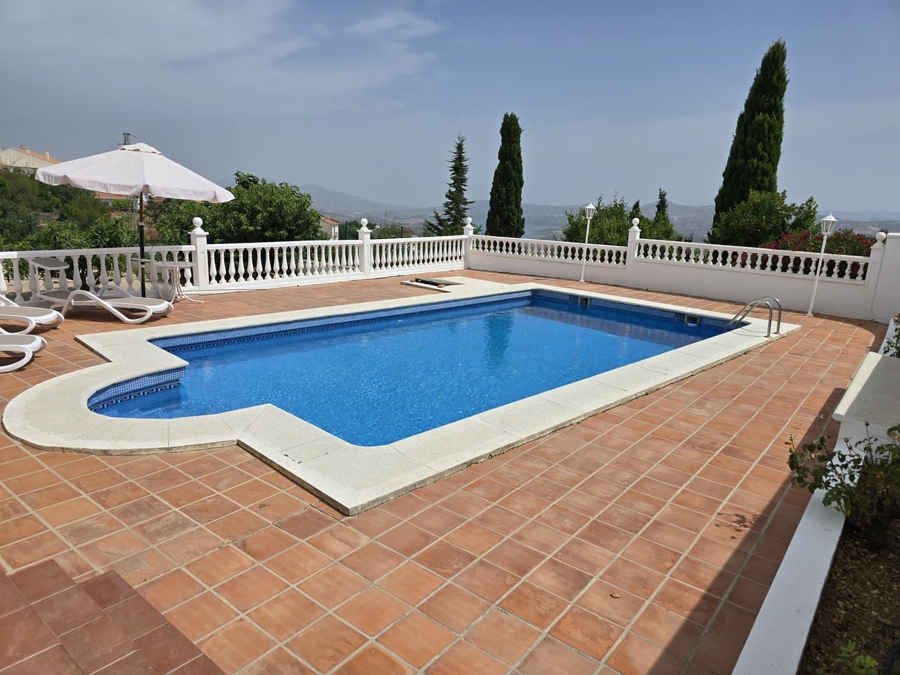 4 bedroom Villa for sale in Periana with pool - € 475,000 (Ref: 9064392)