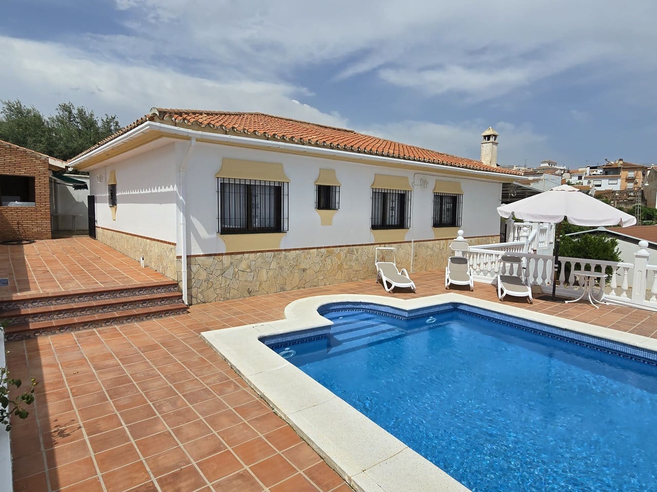 4 bedroom Villa for sale in Periana with pool - € 475,000 (Ref: 9064392)