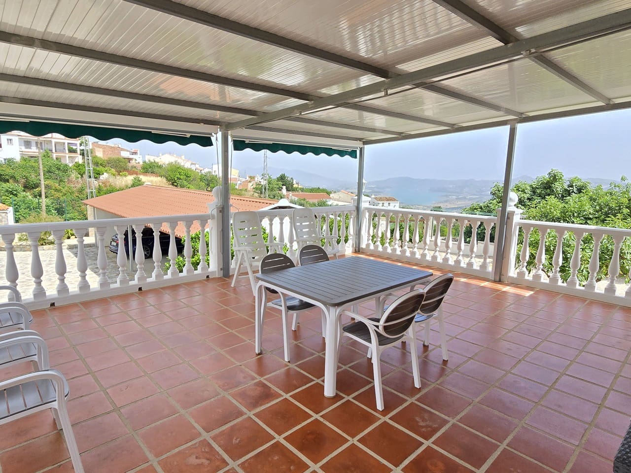 4 bedroom Villa for sale in Periana with pool - € 475,000 (Ref: 9064392)