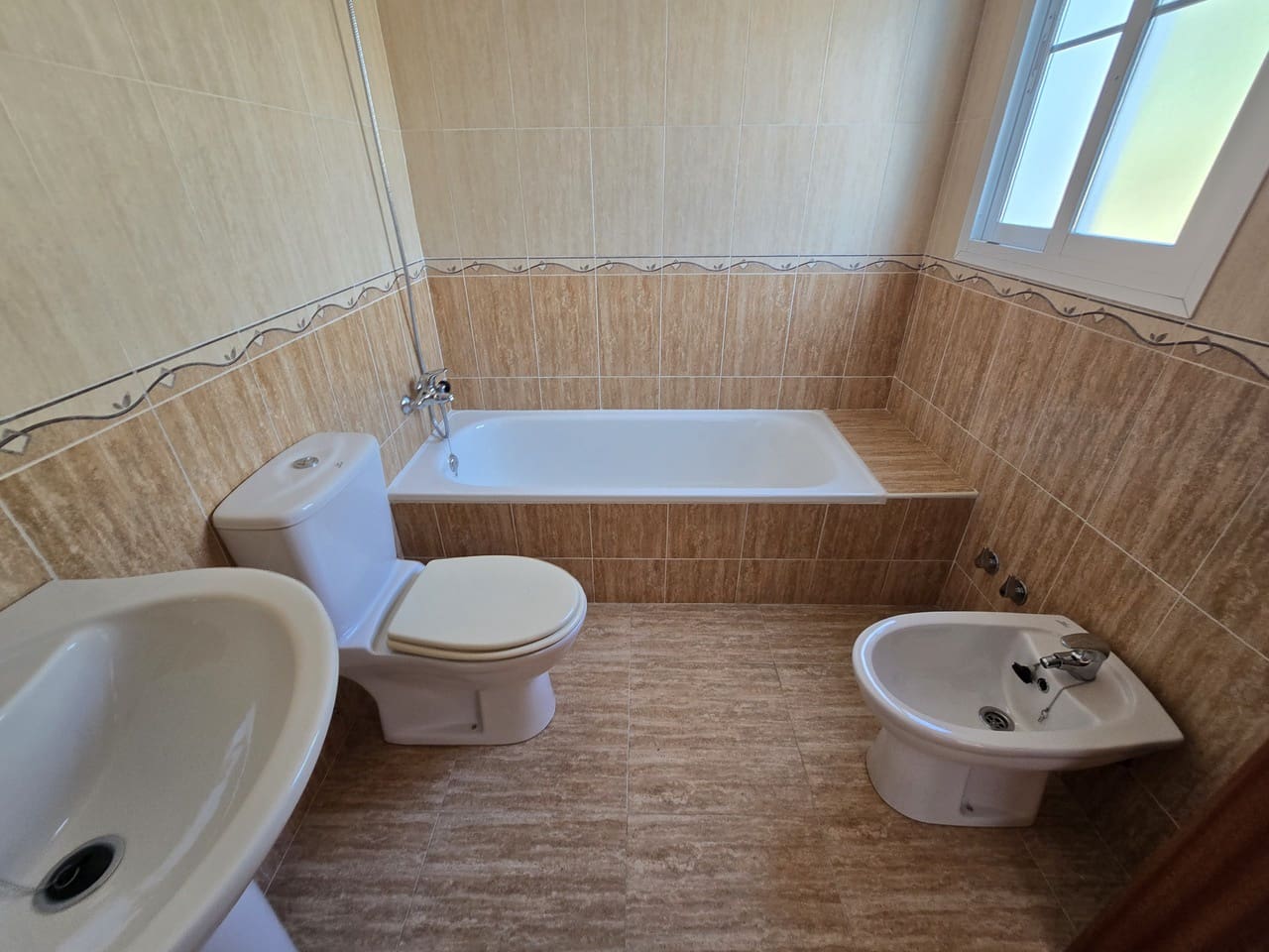 3 sovrum Hus till salu i Alcaucin med pool garage - 160 000 € (Ref: 9161696)