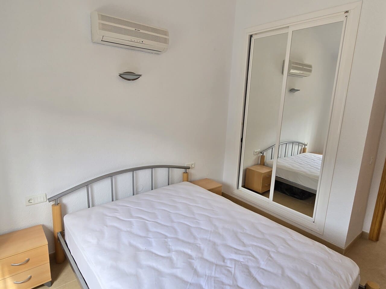 3 soveværelse Villa til salg i Vinuela med swimmingpool garage - € 339.950 (Ref: 9163138)