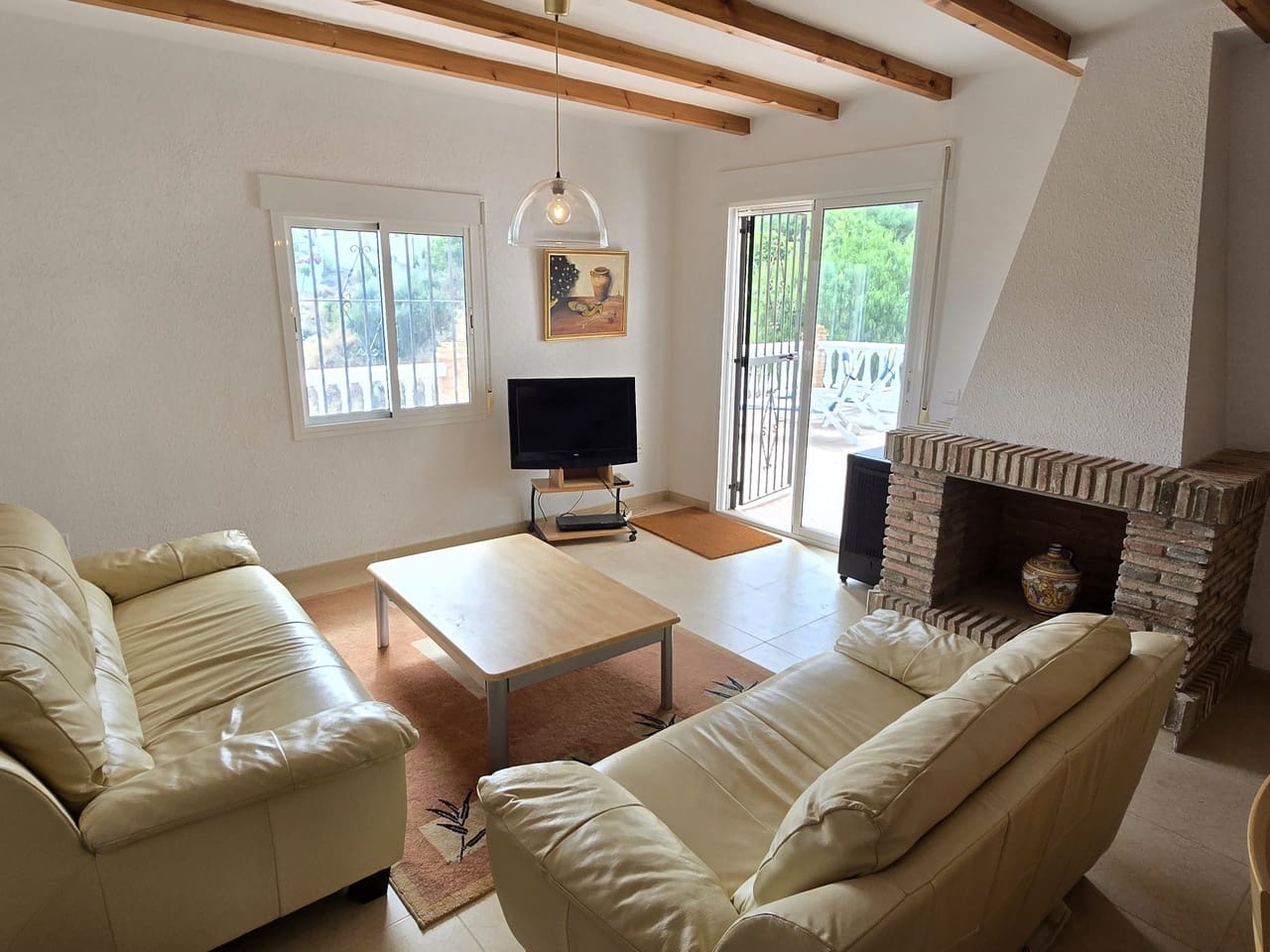 3 soveværelse Villa til salg i Vinuela med swimmingpool garage - € 339.950 (Ref: 9163138)