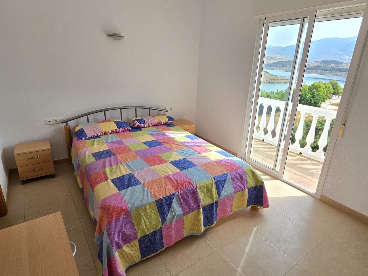 3 soveværelse Villa til salg i Vinuela med swimmingpool garage - € 339.950 (Ref: 9163138)