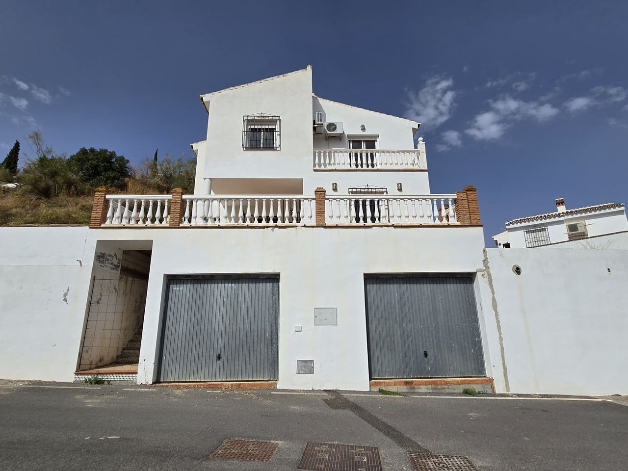 3 soveværelse Villa til salg i Vinuela med swimmingpool garage - € 339.950 (Ref: 9163138)