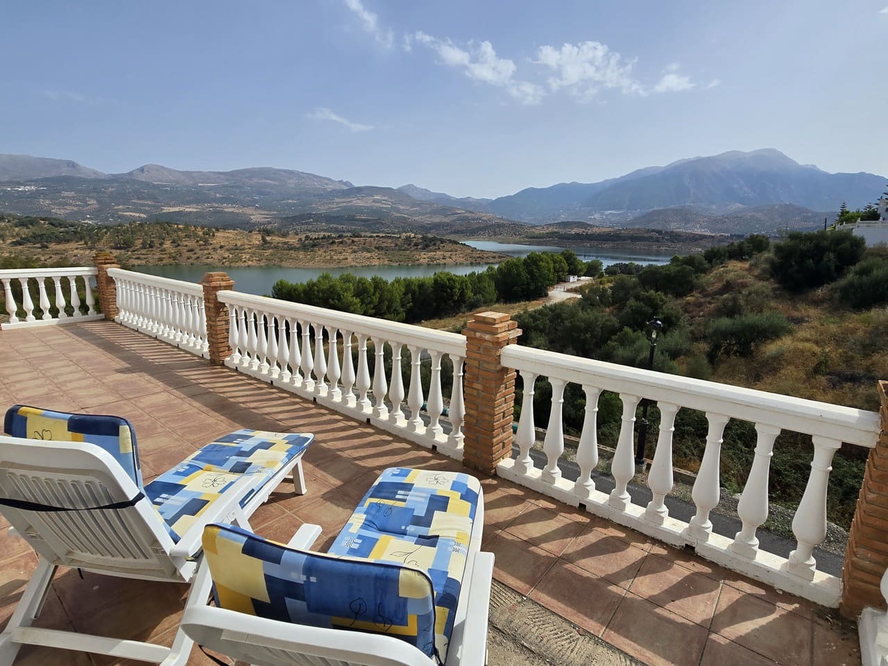 3 soveværelse Villa til salg i Vinuela med swimmingpool garage - € 339.950 (Ref: 9163138)