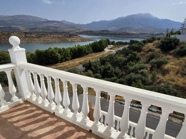 3 soveværelse Villa til salg i Viñuela med swimmingpool garage - € 339.950 (Ref: 9163138)