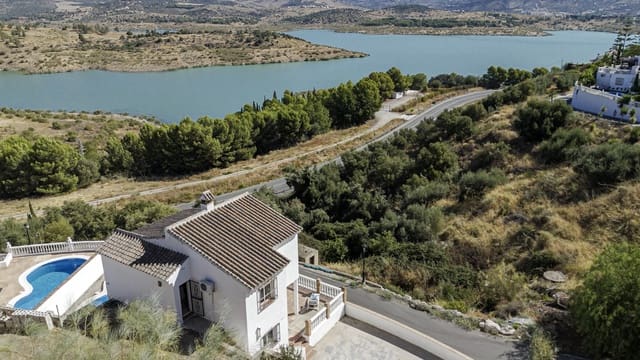 3 soveværelse Villa til salg i Viñuela med swimmingpool garage - € 339.950 (Ref: 9163138)