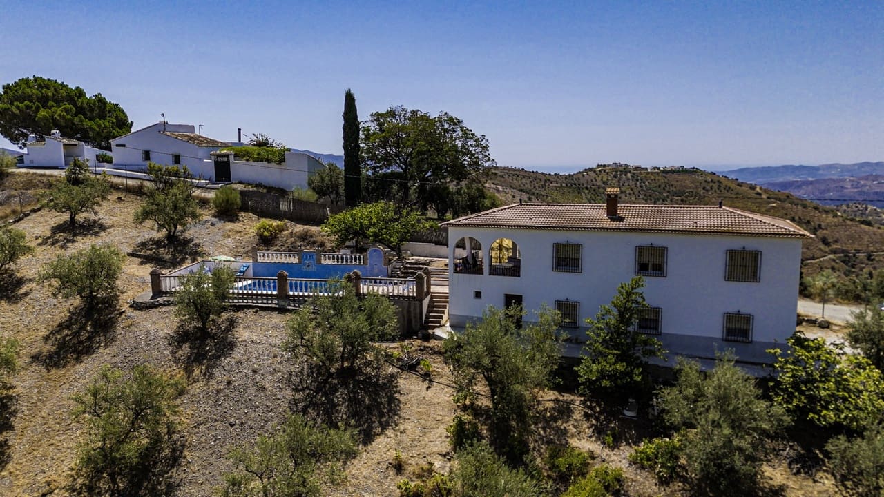 4 sovrum Hus till salu i Alcaucin med pool garage - 369 950 € (Ref: 9164363)