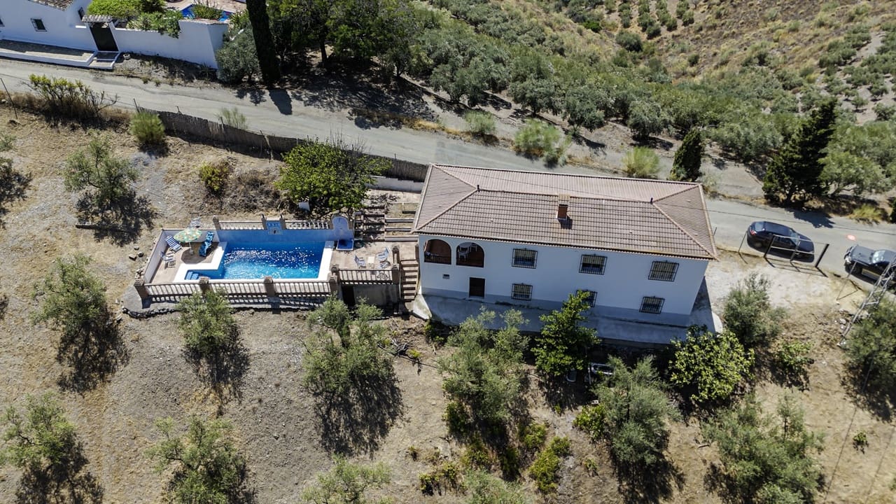 4 sovrum Hus till salu i Alcaucin med pool garage - 369 950 € (Ref: 9164363)