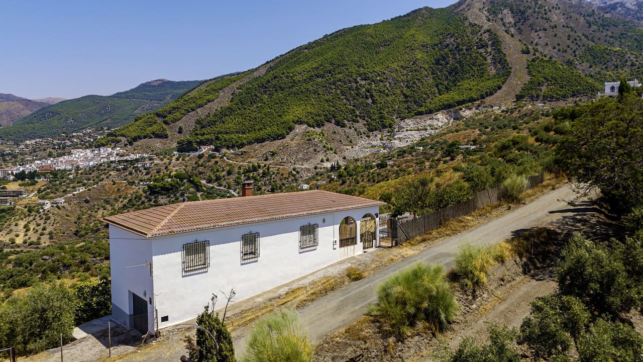 4 sovrum Hus till salu i Alcaucin med pool garage - 369 950 € (Ref: 9164363)