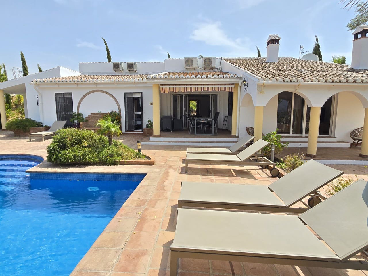 4 soveværelse Villa til salg i Vinuela med swimmingpool garage - € 649.000 (Ref: 9190514)