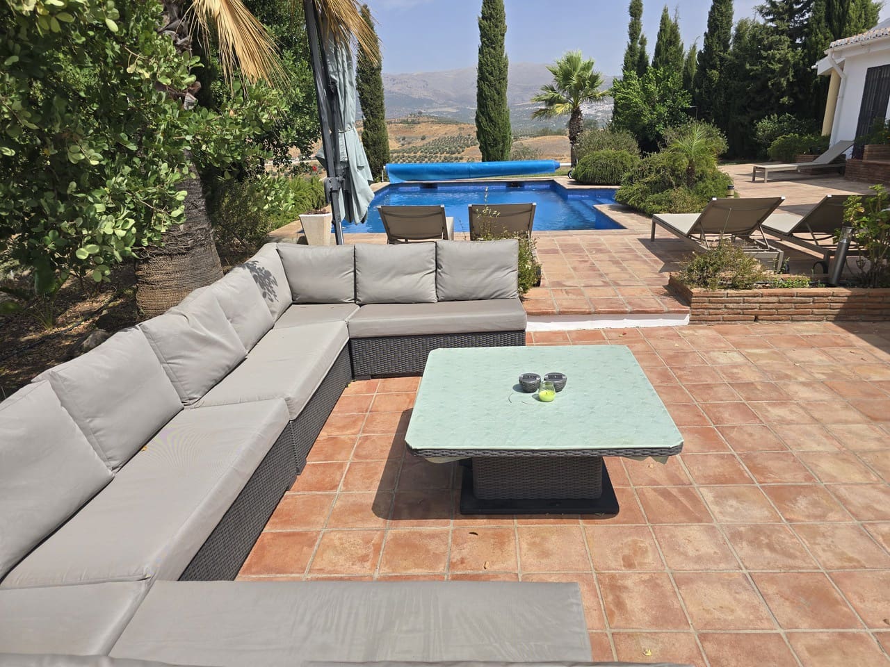 4 soveværelse Villa til salg i Vinuela med swimmingpool garage - € 649.000 (Ref: 9190514)