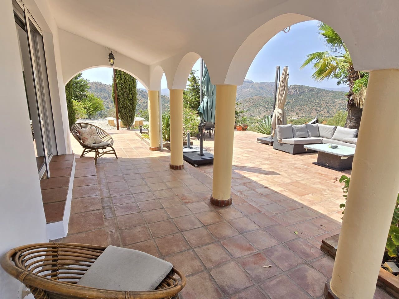 4 soveværelse Villa til salg i Vinuela med swimmingpool garage - € 649.000 (Ref: 9190514)