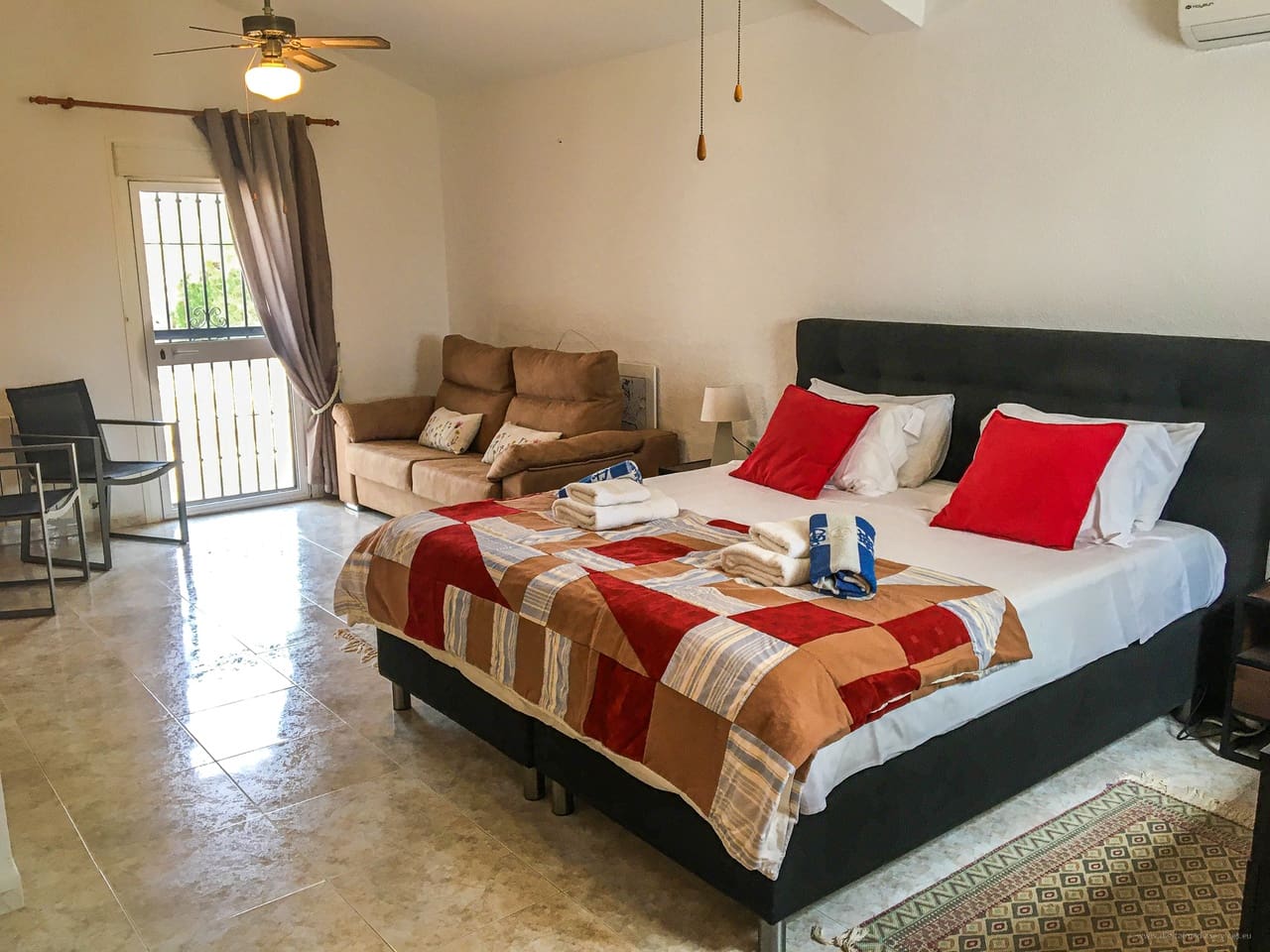 4 soveværelse Villa til salg i Vinuela med swimmingpool garage - € 649.000 (Ref: 9190514)