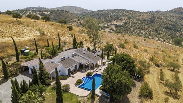 4 soveværelse Villa til salg i Viñuela med swimmingpool garage - € 649.000 (Ref: 9190514)