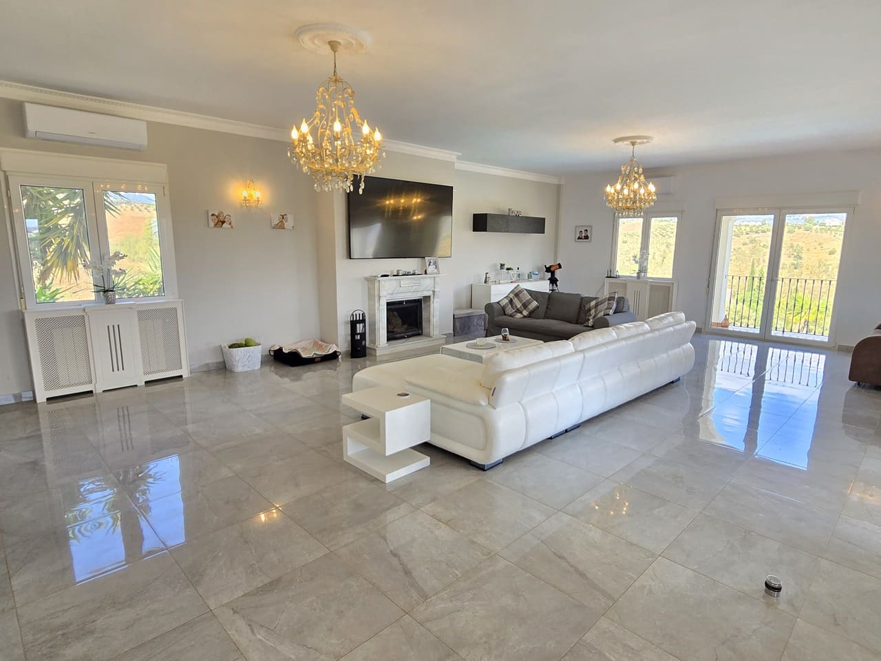 4 bedroom Villa for sale in Los Romanes with pool garage - € 795,000 (Ref: 9278485)