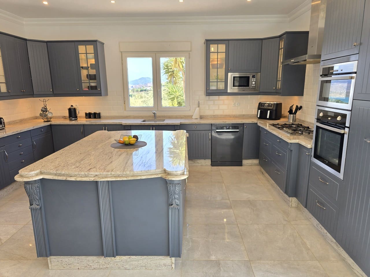 4 bedroom Villa for sale in Los Romanes with pool garage - € 795,000 (Ref: 9278485)