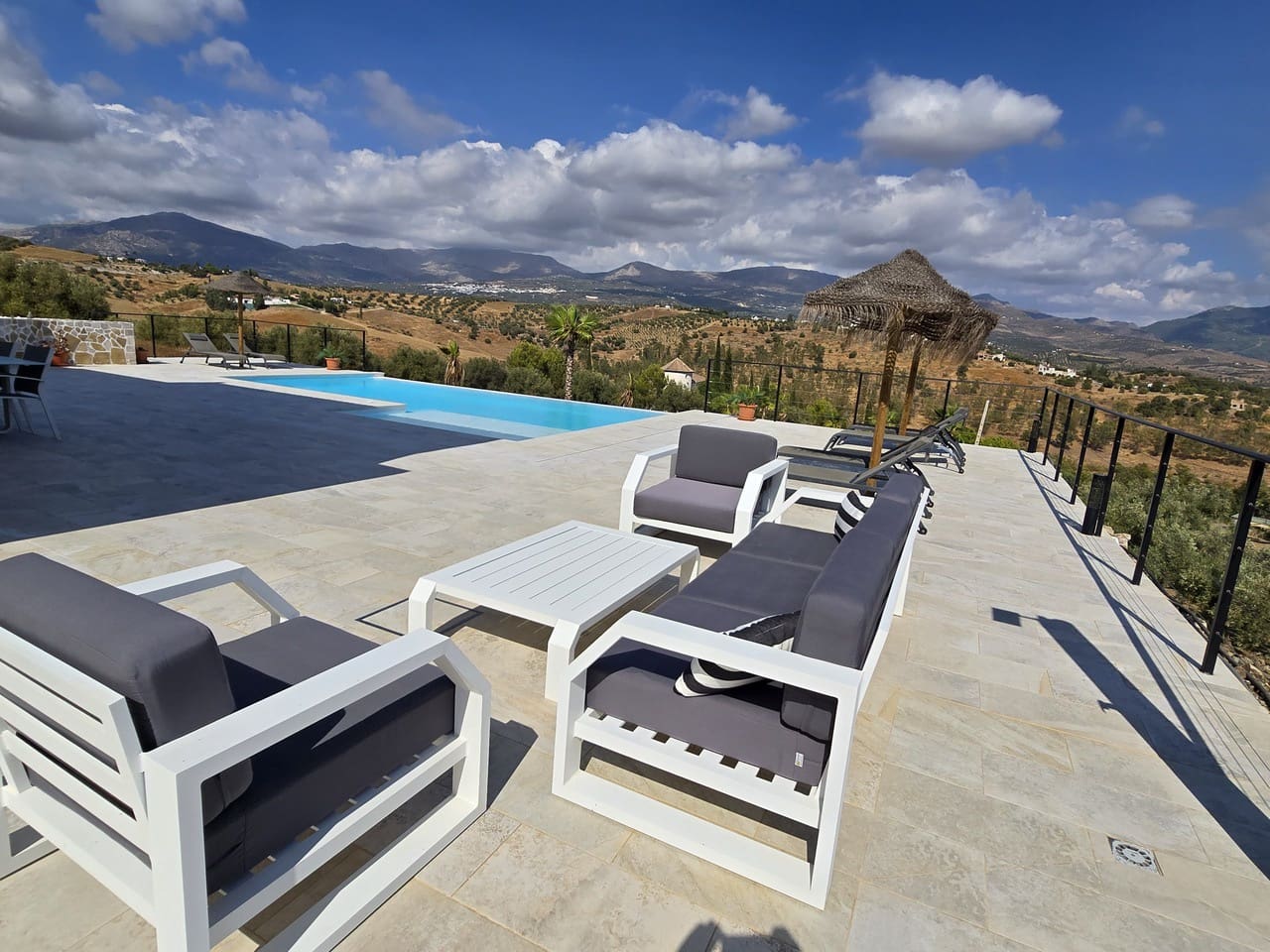 4 bedroom Villa for sale in Los Romanes with pool garage - € 795,000 (Ref: 9278485)