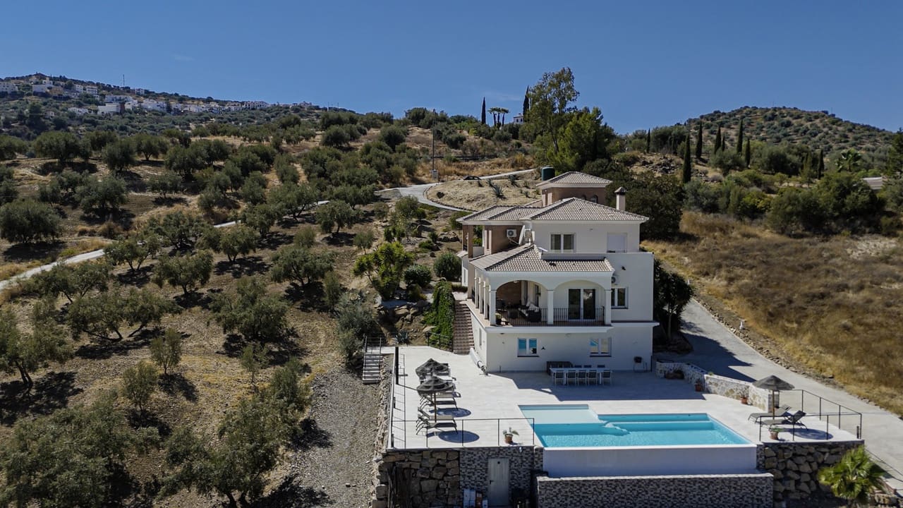 4 bedroom Villa for sale in Los Romanes with pool garage - € 795,000 (Ref: 9278485)