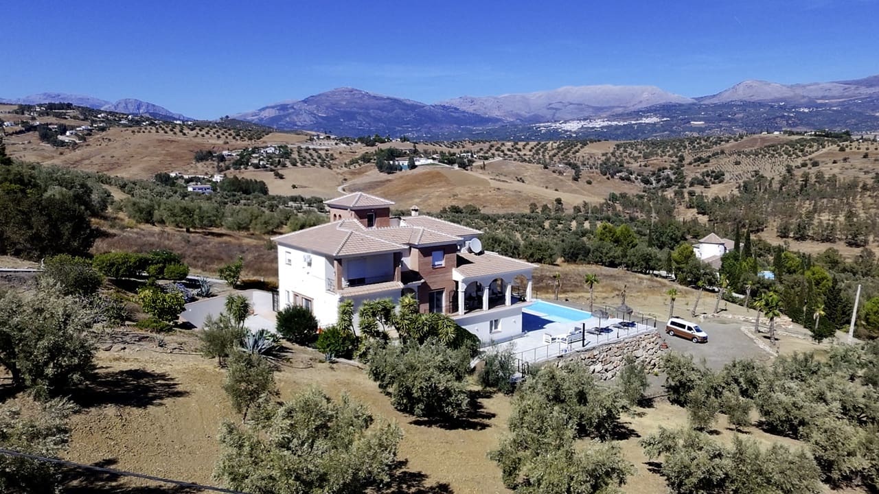 4 bedroom Villa for sale in Los Romanes with pool garage - € 795,000 (Ref: 9278485)